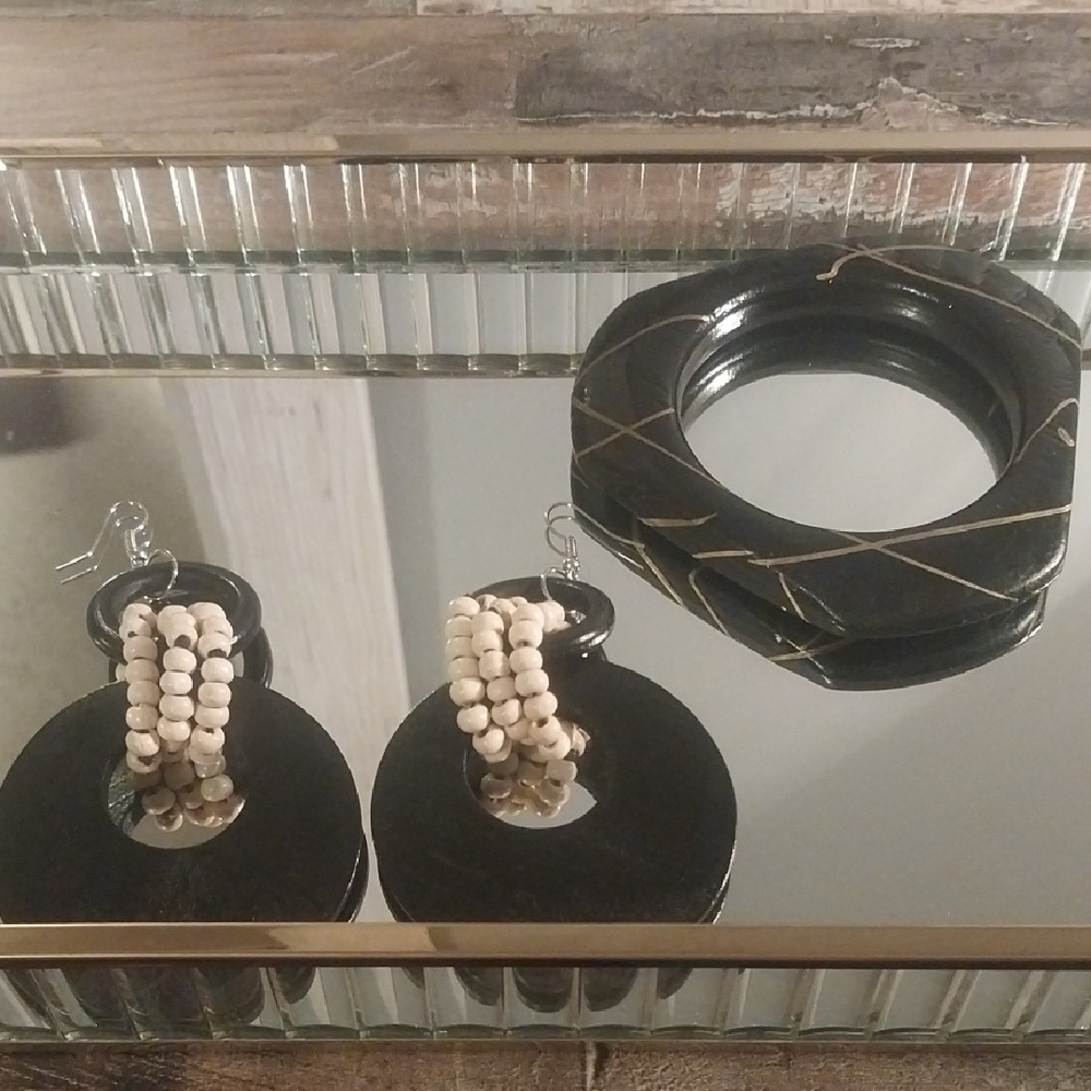 Elegant Black and Tan Earrings with Geometric Design